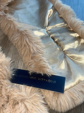 Load image into Gallery viewer, Fur scarf with satin interior

