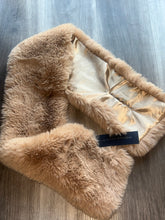 Load image into Gallery viewer, Fur scarf with satin interior
