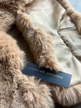 Load image into Gallery viewer, Fur scarf with satin interior
