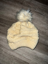 Load image into Gallery viewer, Beige beanie with detachable Pom
