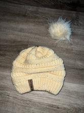 Load image into Gallery viewer, Beige beanie with detachable Pom
