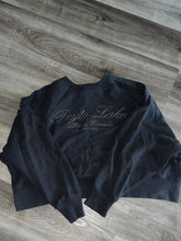 Load image into Gallery viewer, Canada cropped crewneck L
