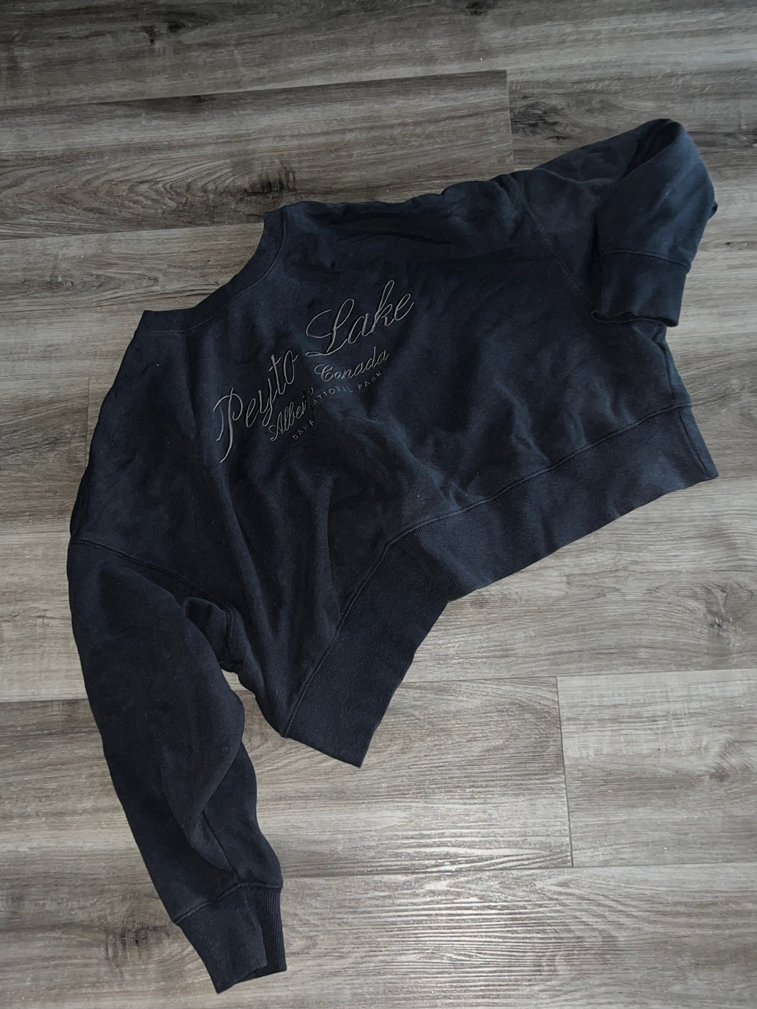 Canada cropped crewneck L