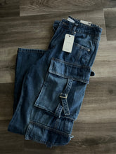 Load image into Gallery viewer, Size 28 cute cargo pants
