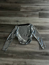 Load image into Gallery viewer, Wet metallic crop top longsleeve
