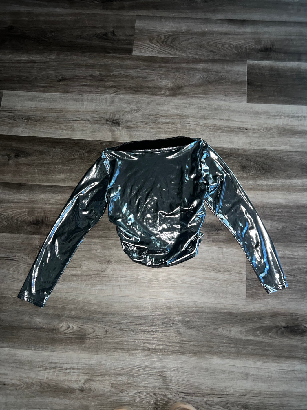 Wet metallic crop top longsleeve