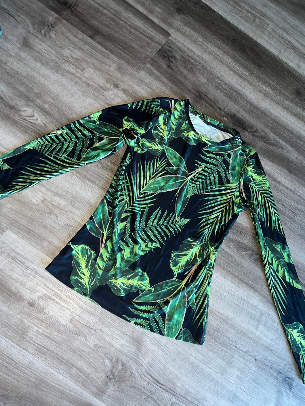 Jungle longsleeve size medium