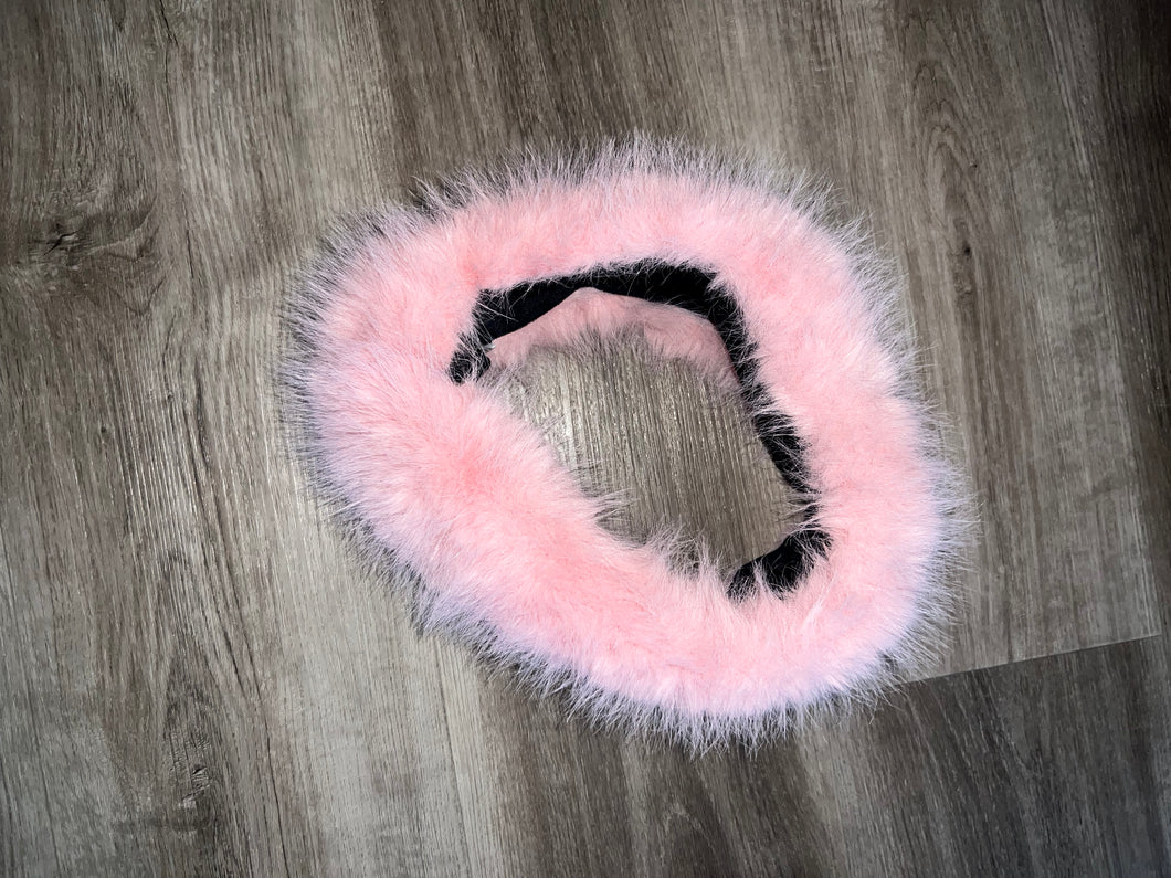 Pink fluffy stretchy head band for the fall and winter !