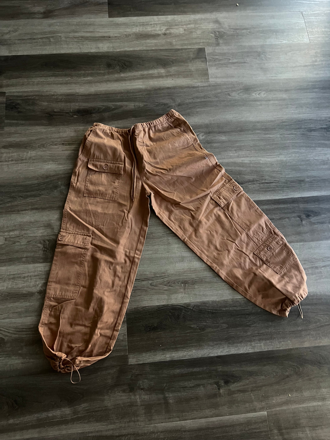 Tan Cargo pants parachute size Medium UNISEX