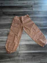 Load image into Gallery viewer, Tan Cargo pants parachute size Medium UNISEX
