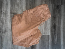 Load image into Gallery viewer, Tan Cargo pants parachute size Medium UNISEX
