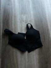 Load image into Gallery viewer, Black push up hook back S/M

